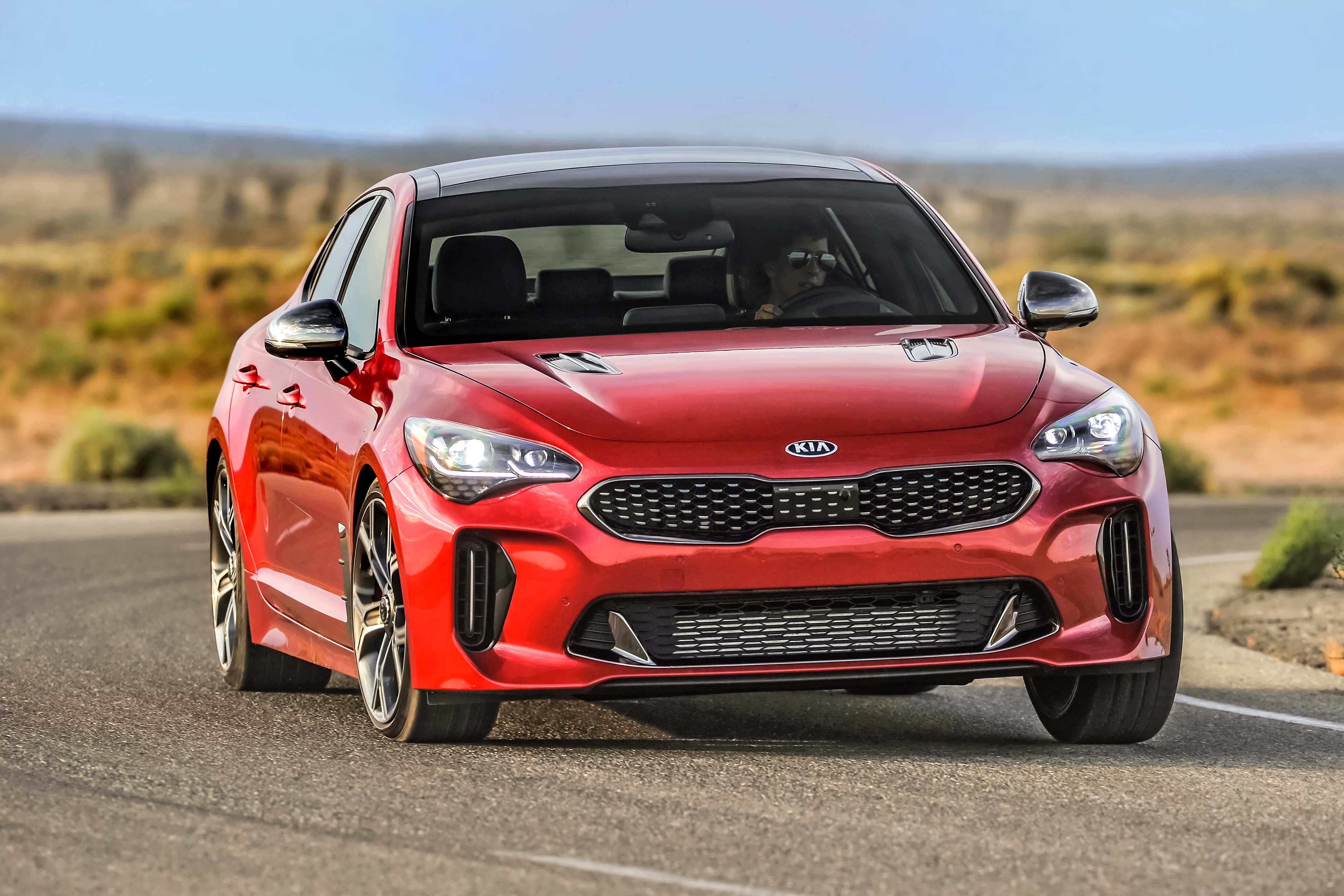 2019-updates-for-kia-stinger-and-sportage-the-news-wheel