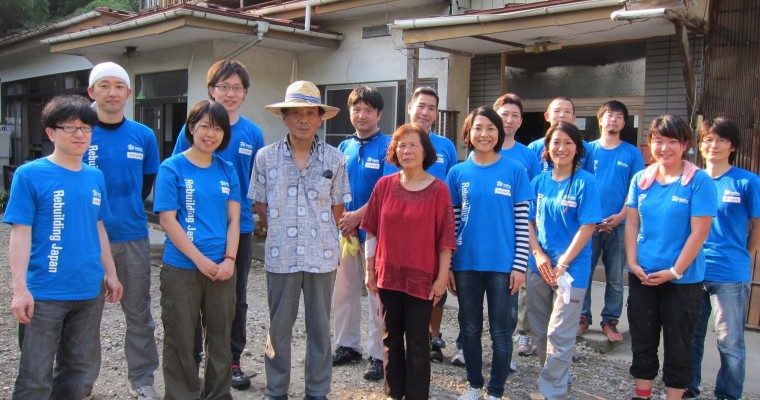 Nissan Japan Employees Join Habitat for Humanity in Tohoku
