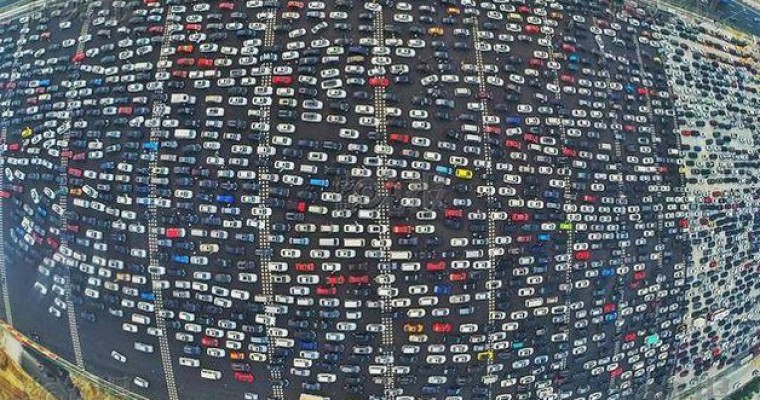 Study: Sitting in Traffic Pollutes the Air Inside Your Car