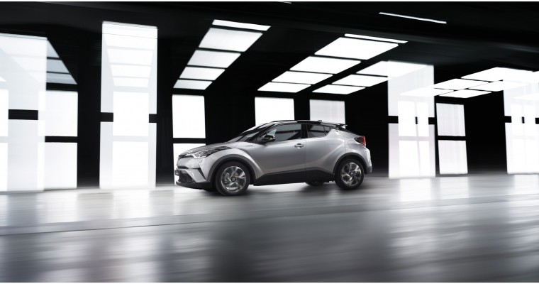 [PHOTOS] Toyota C-HR Production Model Revealed at Geneva Motor Show