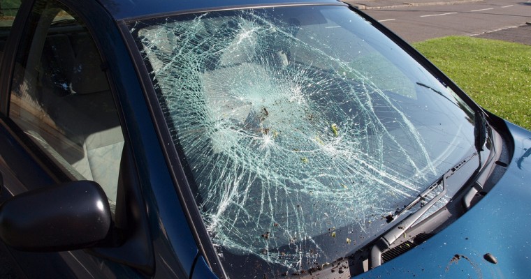 Should I Repair or Replace My Windshield?