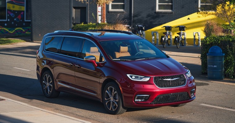 Chrysler Pacifica Picks Up Third Straight Best Family Car Award from Parents