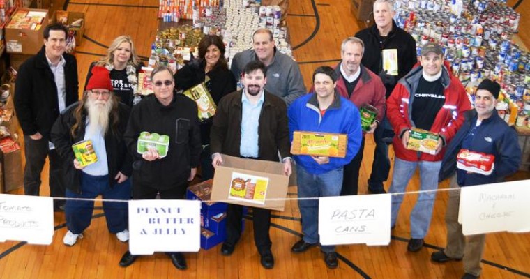 Chrysler Group’s Thanksgiving Food Drive Helps Out 20,000 Families