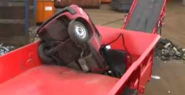 [Video] Watching Old Cars Get Crushed is Mesmerizing