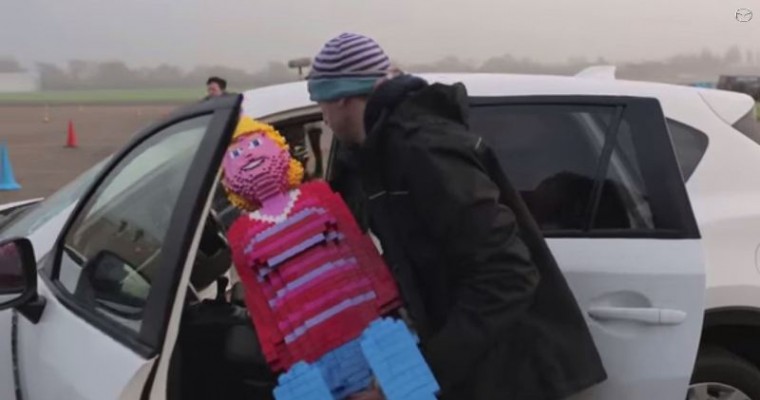 [VIDEO] Does This Building Blocks Family Fall Apart over the 2015 Mazda CX-5?