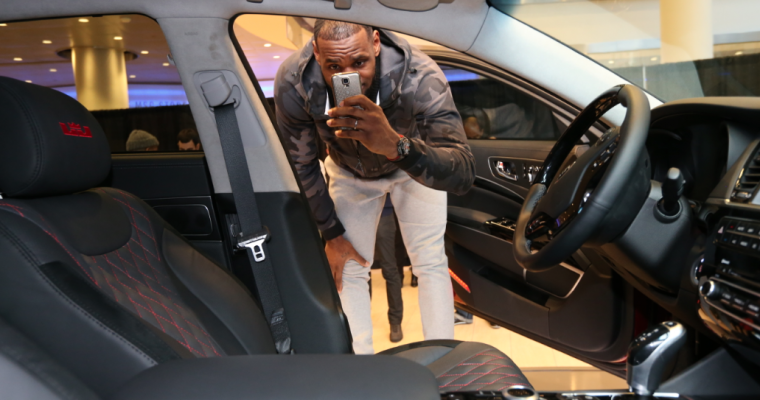 Bidding for LeBron’s Custom Kia K900 Up to $89,000