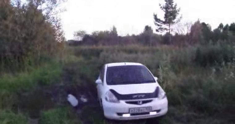 Watch an AWD Honda Fit Go Off-Roading