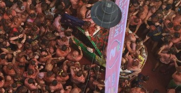 Google Street View Car Drive Through Tomatina Festival Goes Horribly Wrong