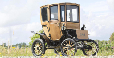 Leadfoot Ladies: Early Electric Cars Nearly Beat Gas Cars by Being ‘Women’s Cars’