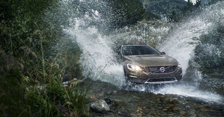 2016 Volvo V60 Cross Country Overview