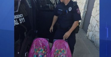 Rather Than Tickets, Texas Officers Give Stricken Family Car Seats