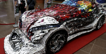 Artist Uses Recycled Cell Phones to Build Car