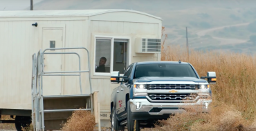 2016 Chevy Silverado V8 Pulls Its Weight in “Trailer” [VIDEO]
