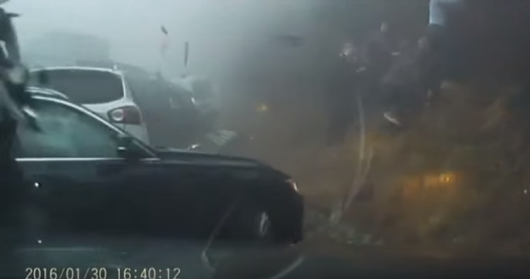 Insane 70-Car Pileup Caused by Fog Caught on Dash Cam