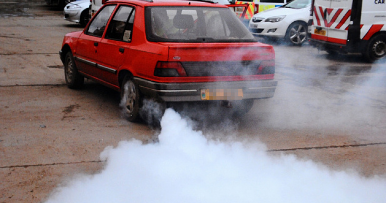 Welshman Activates James Bond-Like Smoke Screen to Evade Cops