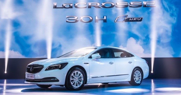 Buick LaCrosse Hybrid Delights the Crowd at the 2016 Beijing Auto Show