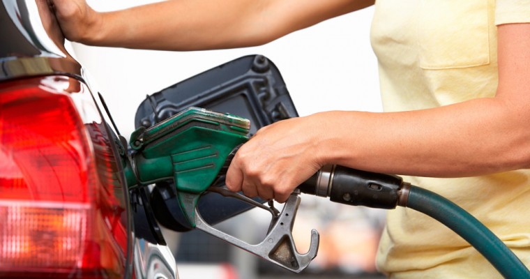 Americans Enjoy Record Low Fuel Prices For Memorial Day