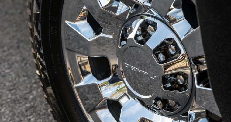 Could Your Car’s Hubcap Fall Off While You’re Driving?