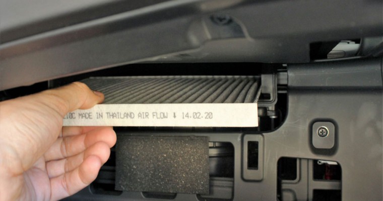 Replace a Car’s Cabin Air Filter: Step-by-Step Directions & Photos