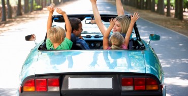 8 Games to Play in the Car on Your Family’s Holiday Road Trip