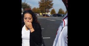 Man Remembers True Spirit of the Happy Honda Days, Buys Wife a CR-V [VIDEO]