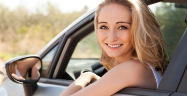 10 Items Every Woman Should Have in Her Car