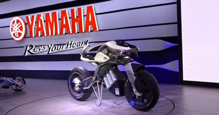 Yamaha’s MOTOROiD Motorcycle Concept Has Gesture and Facial Recognition