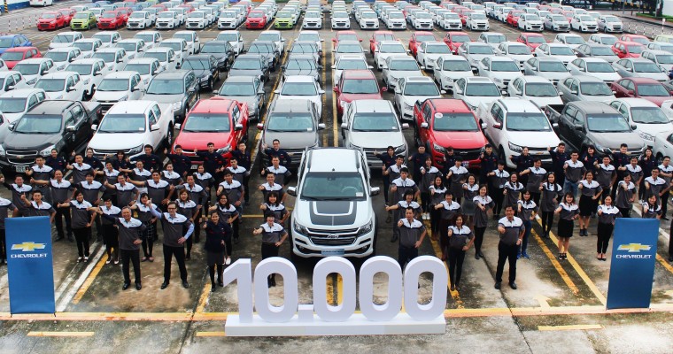 Chevrolet Vietnam Hand-Delivers 10,000th Vehicle Sold in 2017