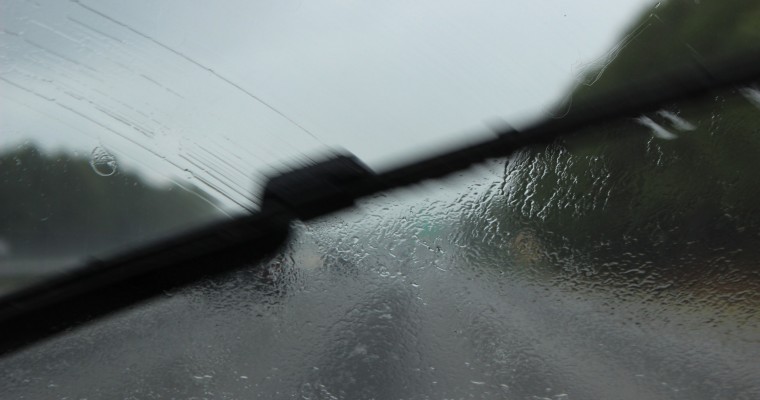 5 Signs You Need New Windshield Wipers