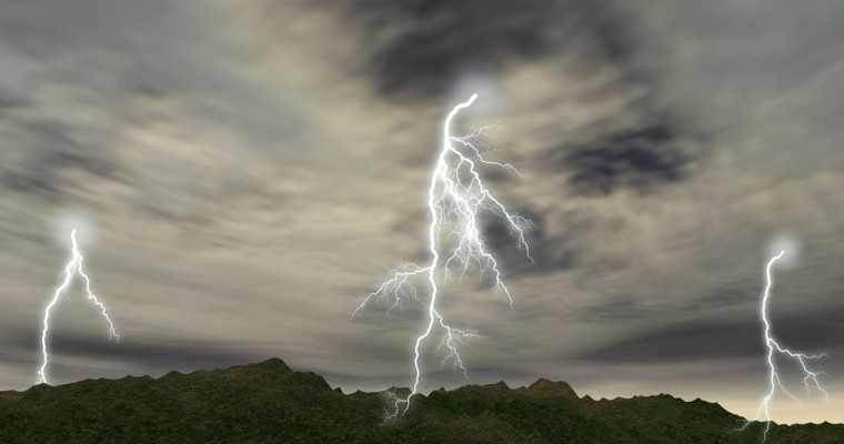 Is It Possible for Your Car to Be Struck by Lightning? What Would Happen?