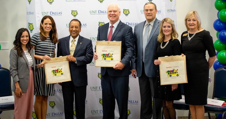 Students at UNT Dallas Work to Help Those in Food Deserts