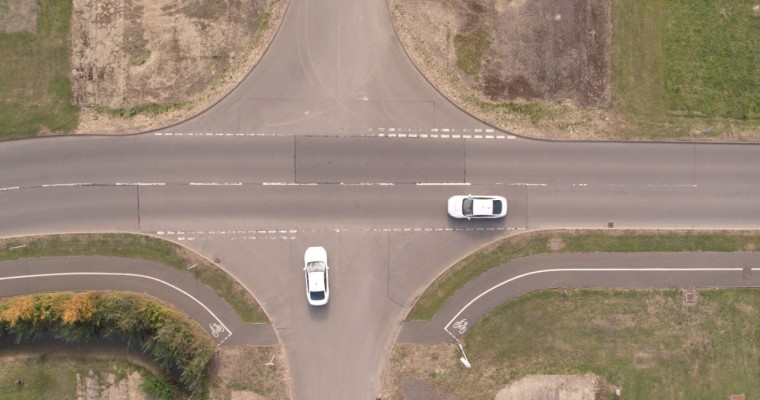 Ford Intersection Priority Management Tech Could Do Away with Red Lights