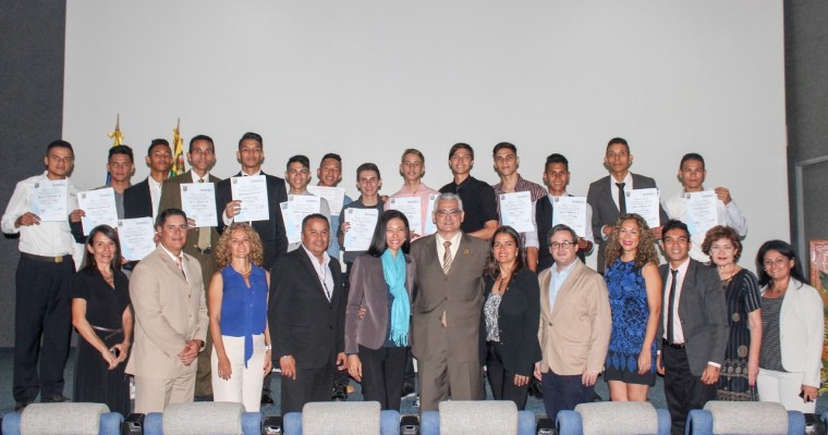 Ford Venezuela Celebrates 21 Individuals in Leading Your Future Program