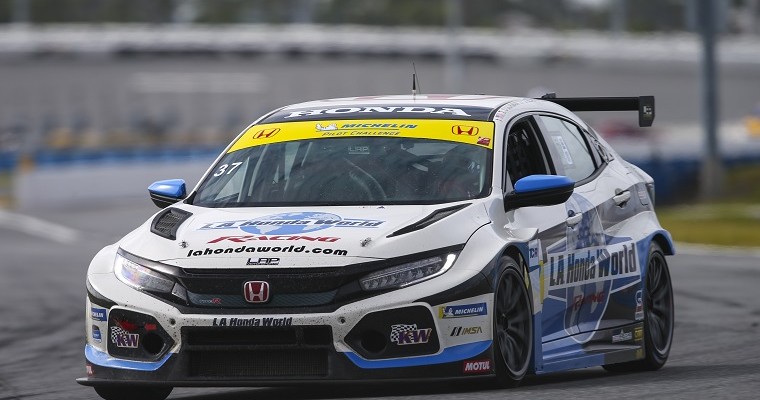 Honda Civic Type R Finishes 1-2 in Daytona Debut