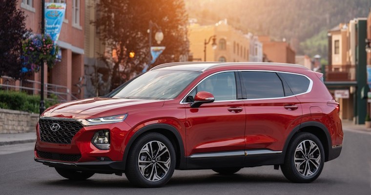 2019 Hyundai Santa Fe Scores Cars.com SUV Award