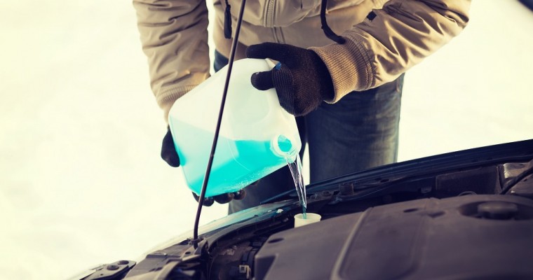 Illinois High Schoolers Help Seniors Winter-Prep Their Cars