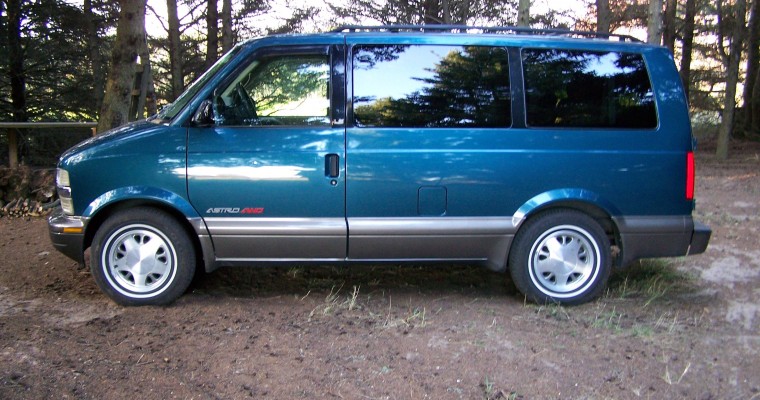#VanLife Crew Wants Chevy to Bring Back the Astro