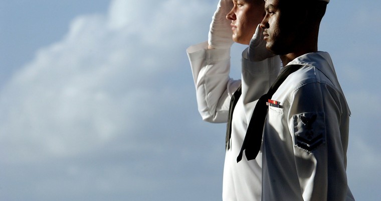 Colorado Family Has Car Parade to Celebrate Son’s Enlistment in the Navy