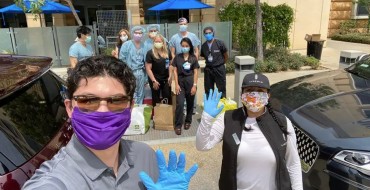 Lincoln Experience Center Team Delivers Meals in Orange County