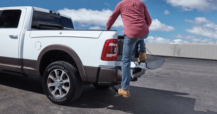 Ram 1500 Available with New Center-Mounted Bed Step