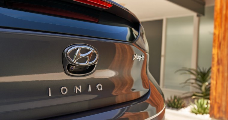Hyundai Ioniq Wins U.S. News Awards for Best Hybrid Car, Best Plug-In Hybrid