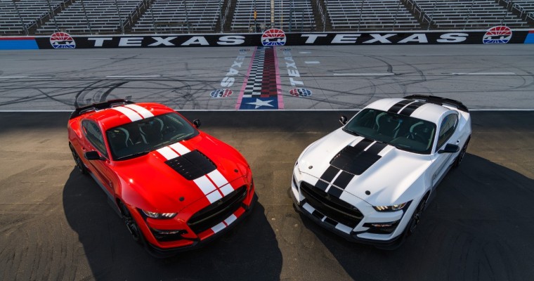 Mustang Shelby GT500 Gets Four New Carbon Fiber Parts