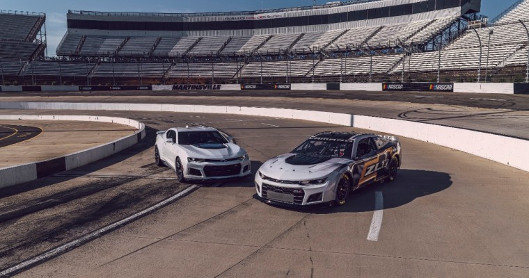 [Photos] Chevrolet Reveals Next-Gen NASCAR Camaro ZL1 Race Car