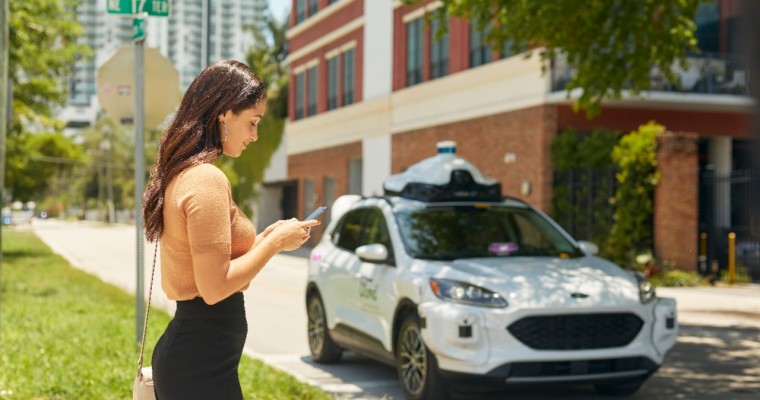 Ford, Argo AI Launching Self-Driving Lyft Cars by End of Year