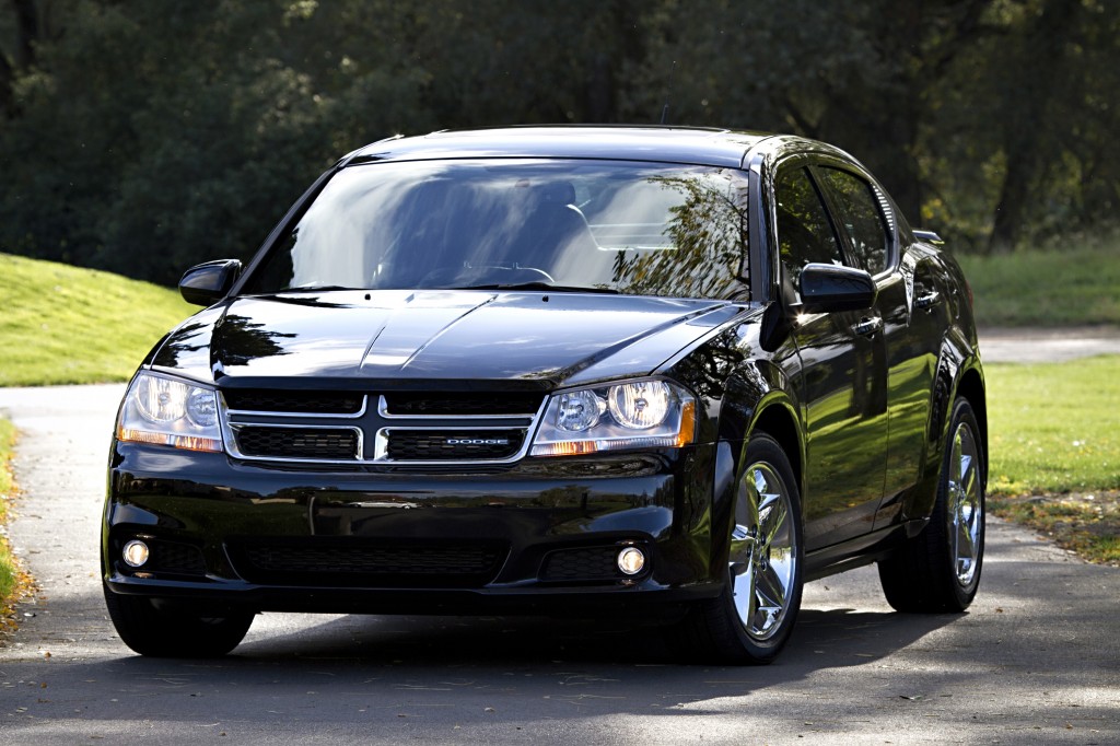 2013 Dodge Avenger Overview