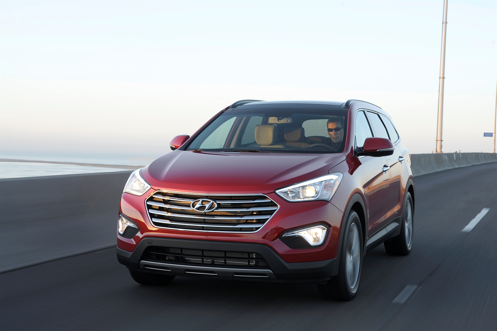 2013-hyundai-santa-fe-wins-2013-good-design-award-the-news-wheel