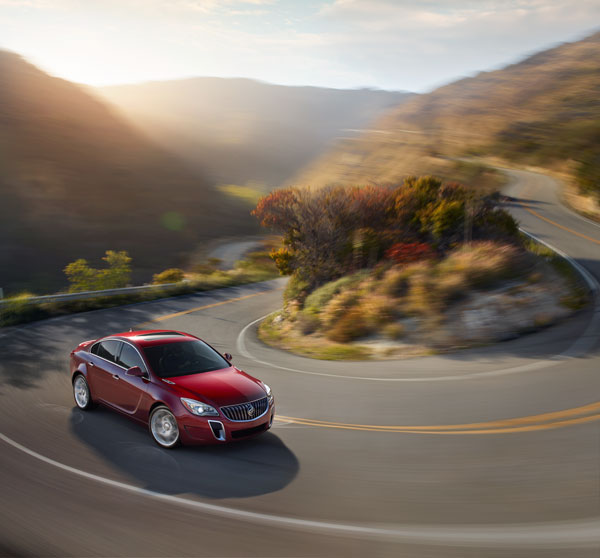 2014 Buick Regal Overview