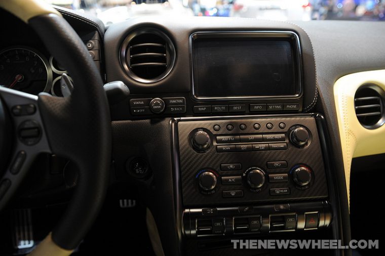 2014 Nissan GT-R Console