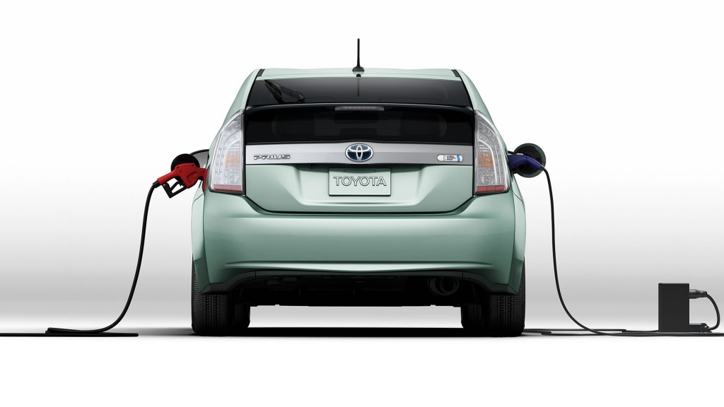 2015 Toyota Prius Plug-In Overview