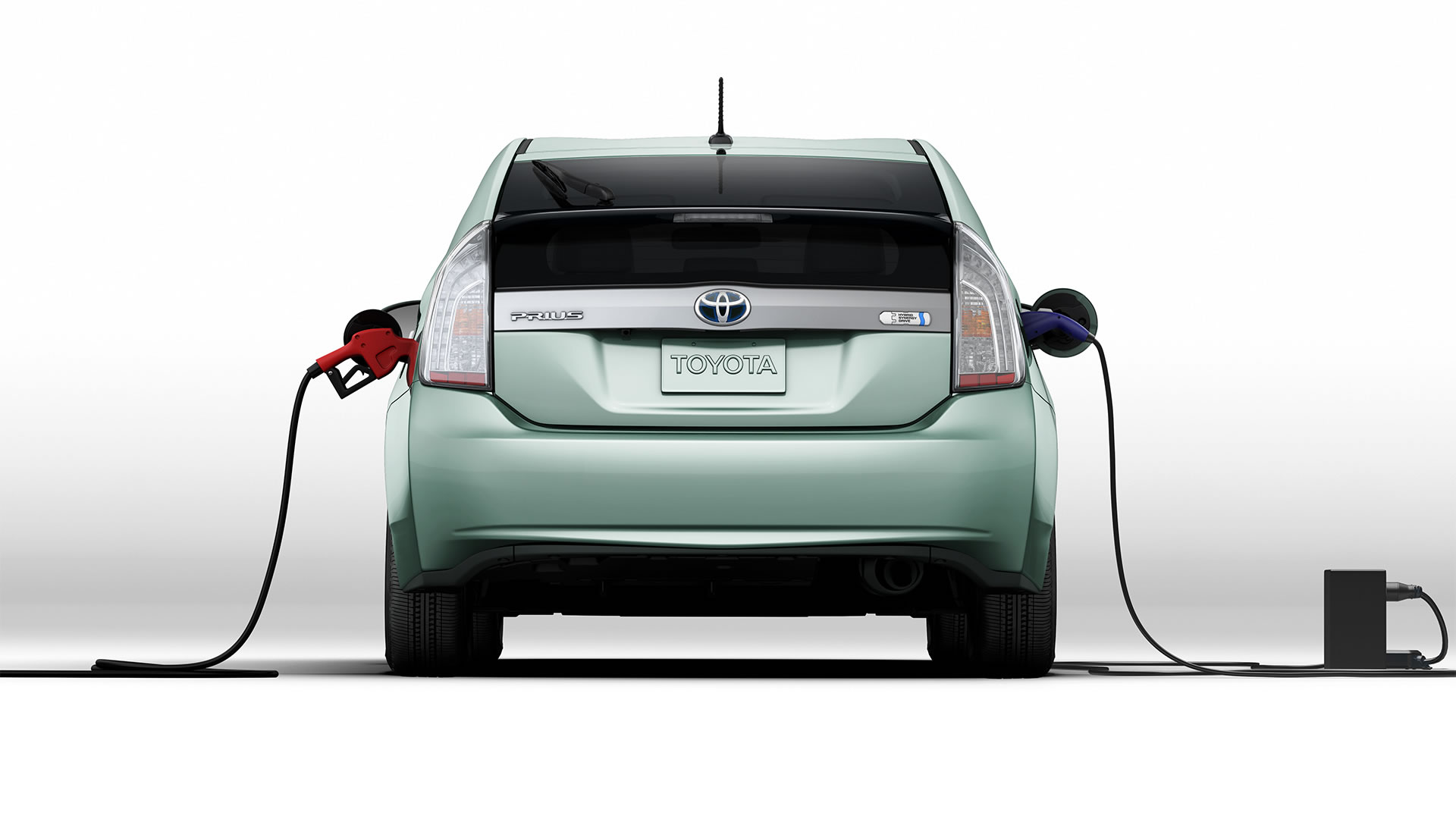 2014 Toyota Prius Plug-in Overview